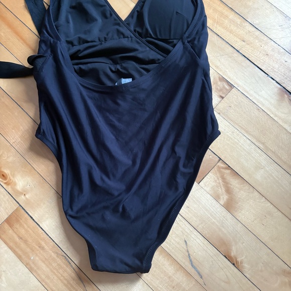 J Crew Sz 6 Black Halter Waist Tie Classic Elegant One Piece Swim Suit - Picture 8 of 8